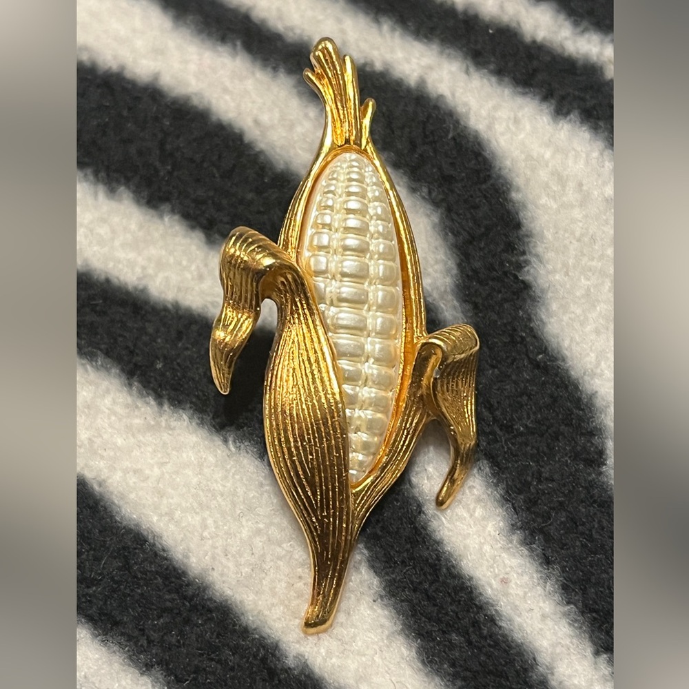 Vintage Style Pearl and Gold Corn Brooch Pin
